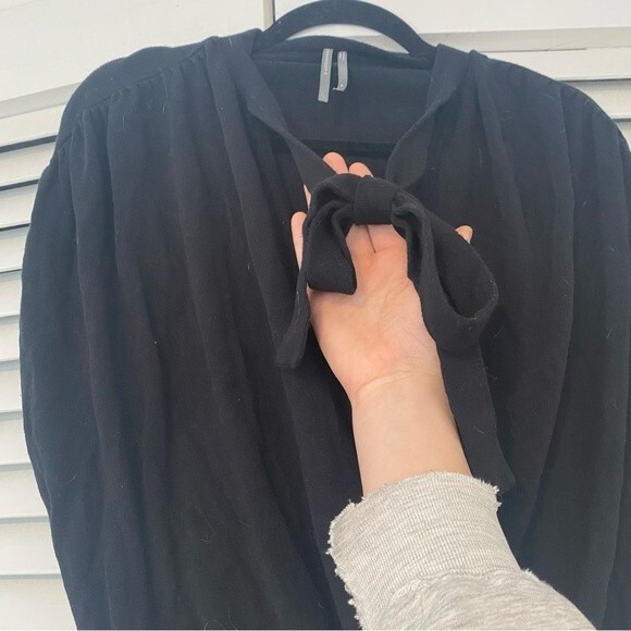 By Anthropologie size Medium Black Bolero Tie Front Vest Sweater Top Rayon Blend - Picture 2 of 6